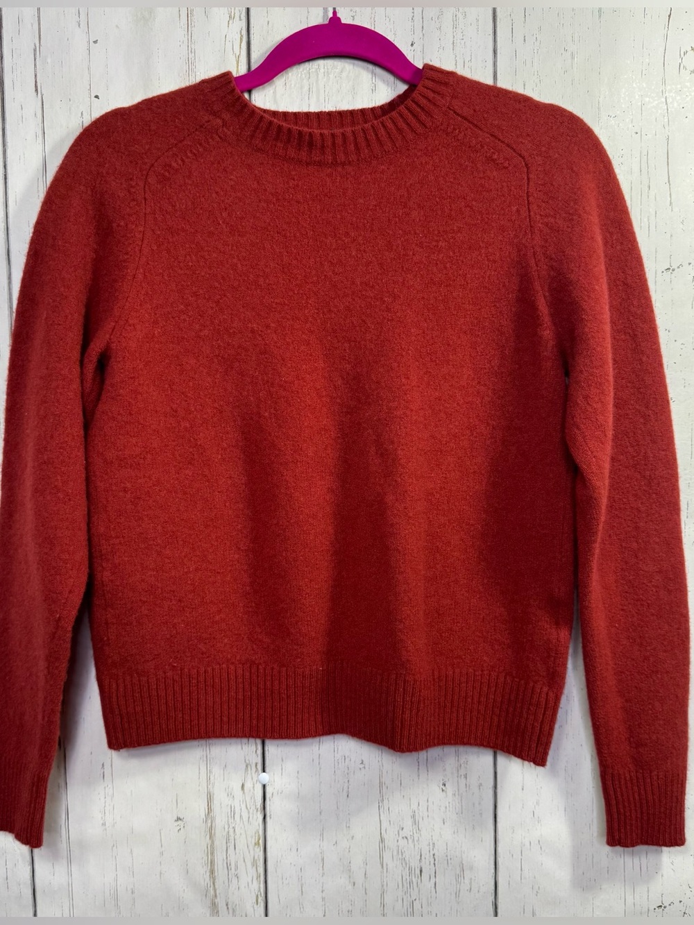 Uniqlo Rust Orange 100% Wool Crew Neck Raglan Sweater Size M Cozy Knit Classic